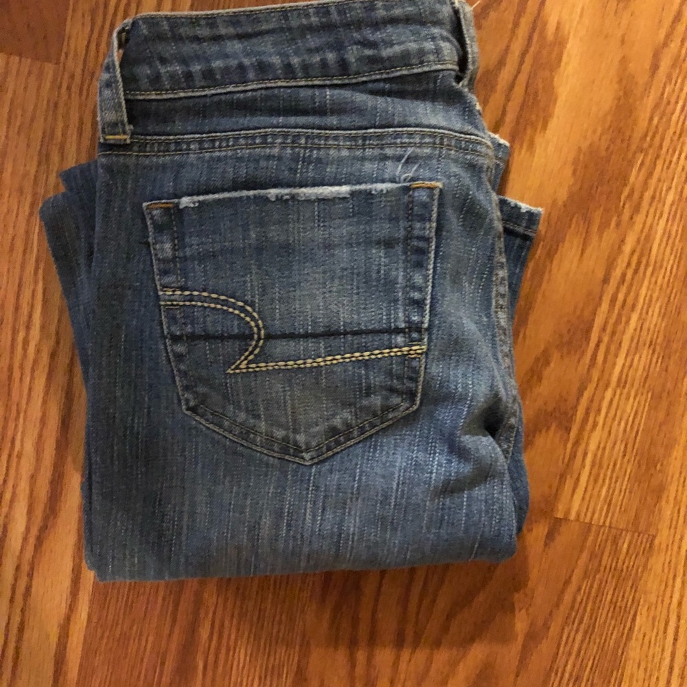 AE TRUE BOOT JEANS SIZE 2R LIKE NEW 📌